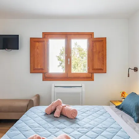 S'essia De Su Santu 1 بيت للعطل