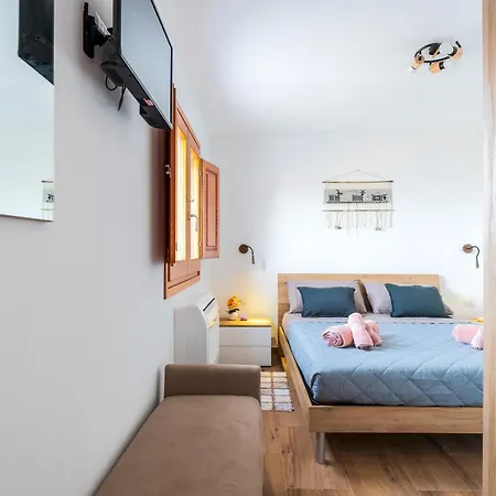 بيت للعطل S'essia De Su Santu 1 *