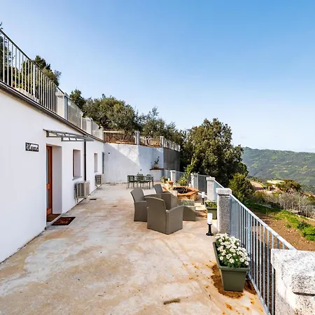 بيت للعطل S'essia De Su Santu 1 *