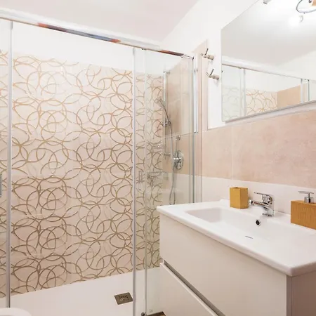 S'essia De Su Santu 1 *